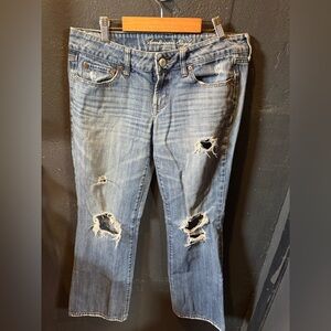 American Eagle Outfitters Light Wash Favorite Boyfriend Jeans Distressed